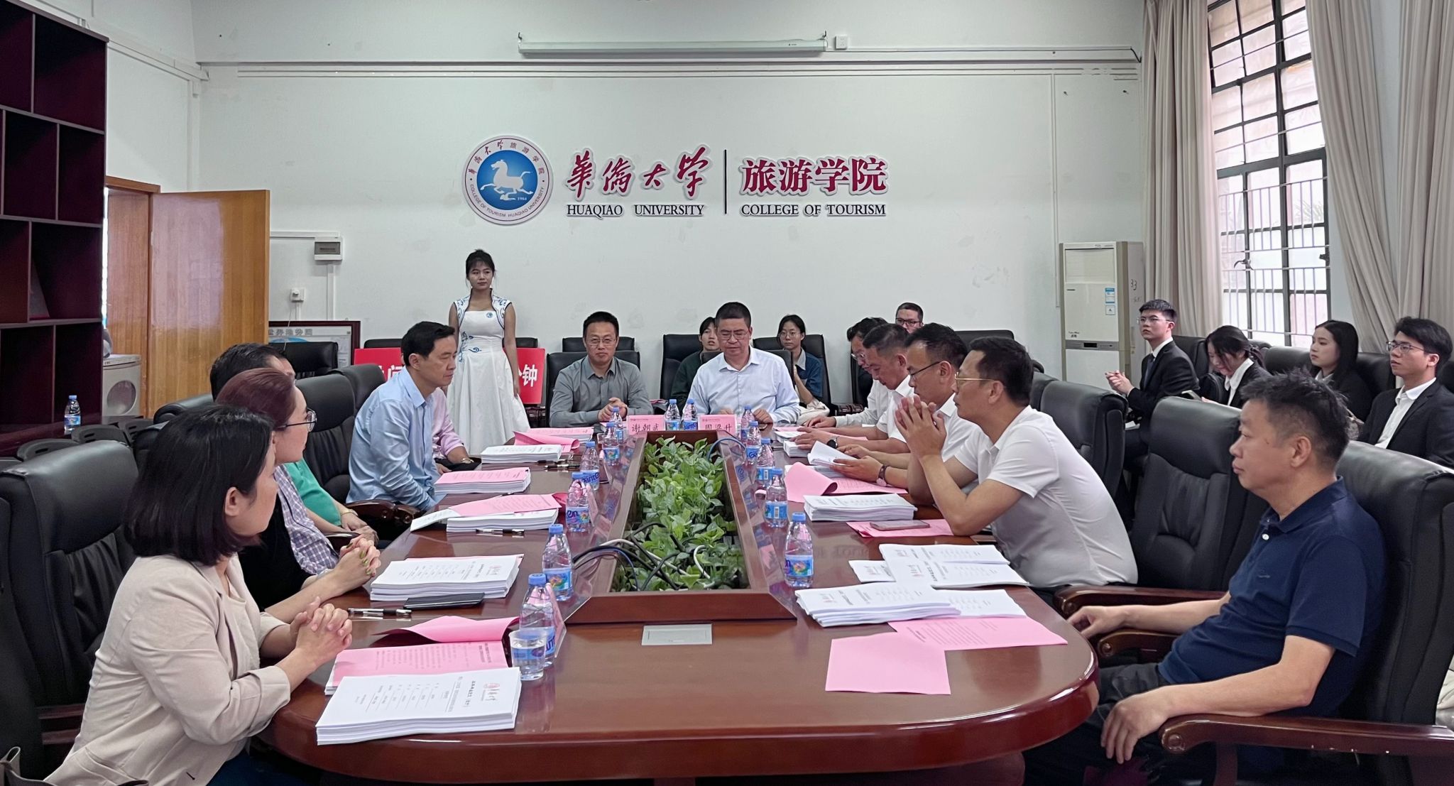 公司召开2024届学士学位优秀论文答辩会